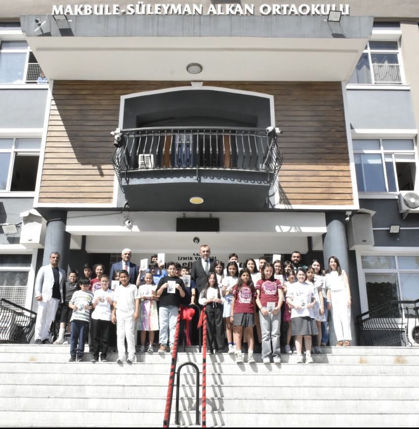 Kaymakamımız Sayın Mahmut Nedim TUNÇER, Gürçeşme Kanuni Sultan Süleyman Anadolu Lisesinde düzenlenen TUBİTAK 4006 Bilim..
