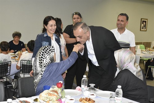 Kaymakamımız Sayın Mahmut Nedim TUNÇER, İlçe Protokolü ile birlikte Buca Huzurevi Yaşlı Bakım ve Rehabilitasyon Merkezimiz tarafından..