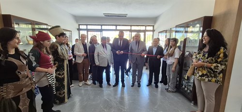 Kaymakamımız Sayın Mahmut Nedim TUNÇER, Işılay Saygın Güzel Sanatlar Lisesinde düzenlenen TÜBİTAK 4006 Bilim Fuarı açılışı ve Tarih Sokağı..