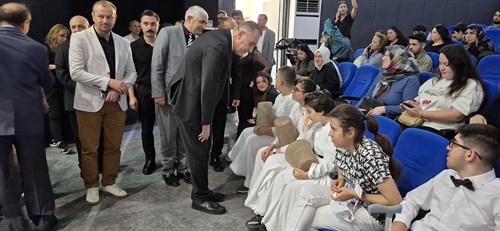 Kaymakamımız Sayın Mahmut Nedim TUNÇER, 10-16 Mayıs Engelliler Haftası dolayısıyla Işılay Saygın Güzel Sanatlar Lisesinde düzenlenen programa..