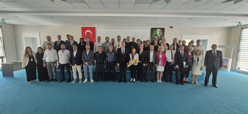 Kaymakamımız Sayın Mahmut Nedim TUNÇER başkanlığında Dokuz Eylül Üniversitesi Tıp Fakültesi Aile Hekimliği Anabilim Dalı..